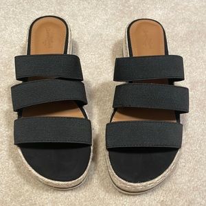 Universal threads platform sandals
